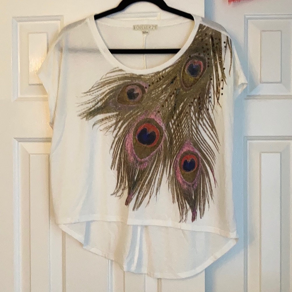 White T-shirt with feather design